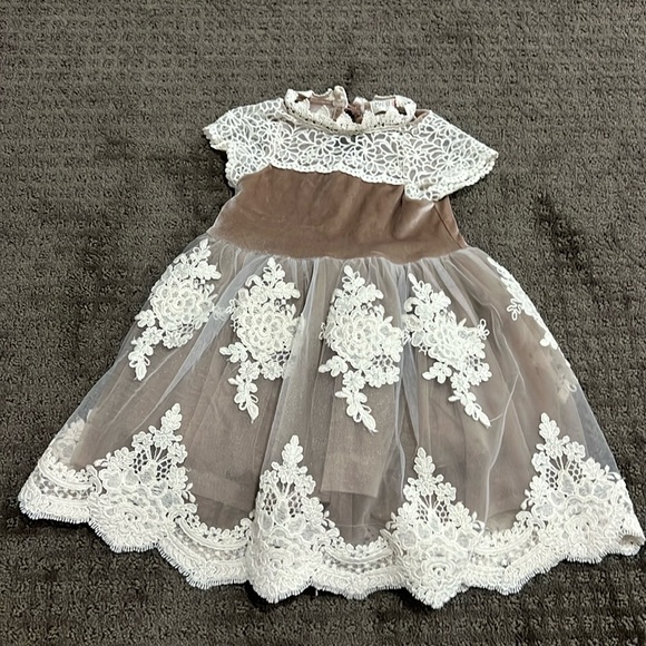 Toddler formal dress 12-18 month - Picture 1 of 4